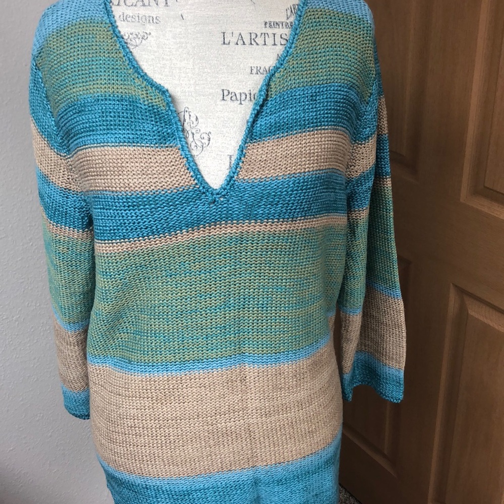 🔥3/$30.NWOT. V-neck knit sweater